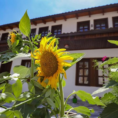 The House Of Dollma , Inside Kruja Castle Hotel Buitenkant foto