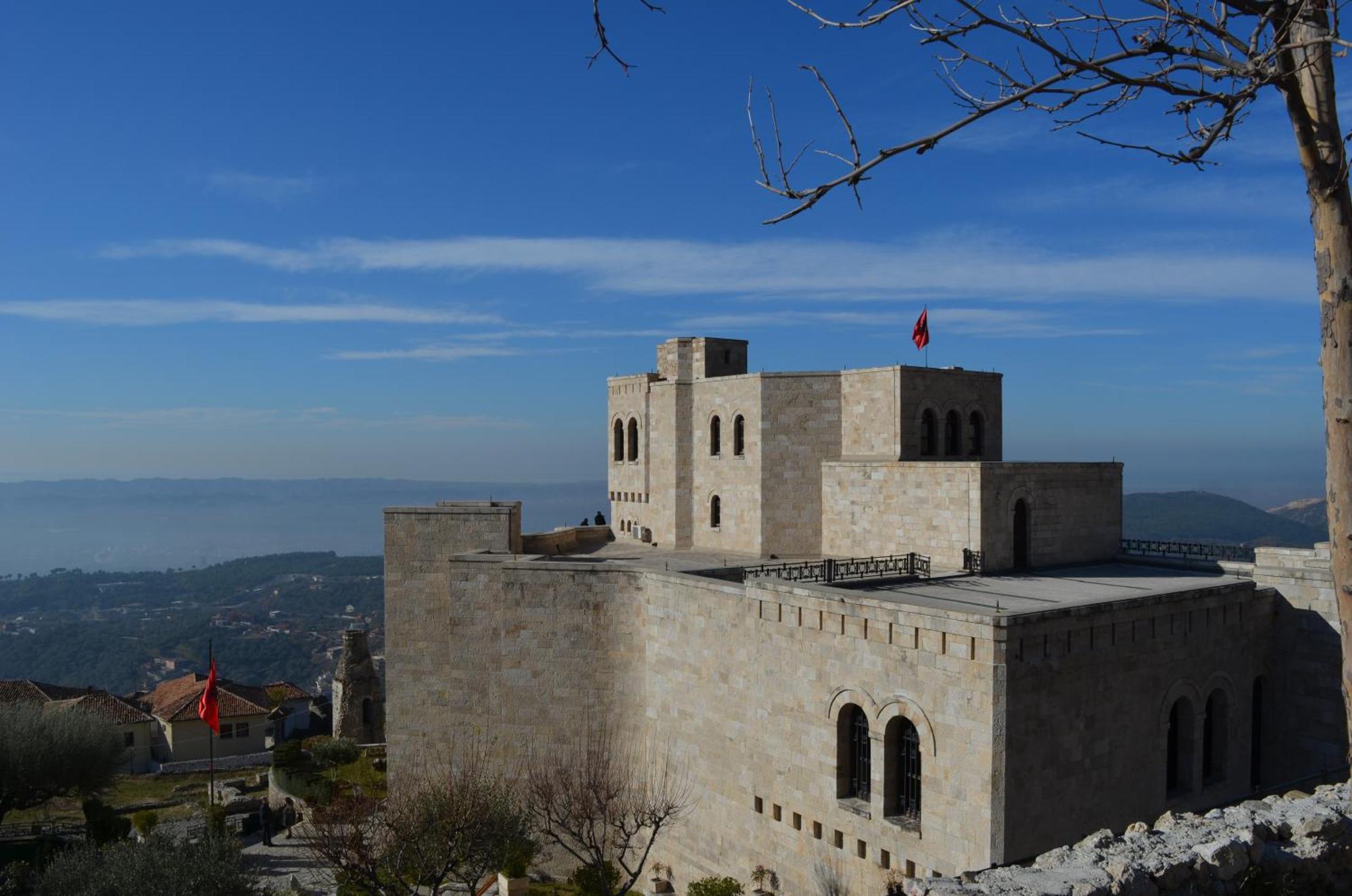 The House Of Dollma , Inside Kruja Castle Hotel Buitenkant foto