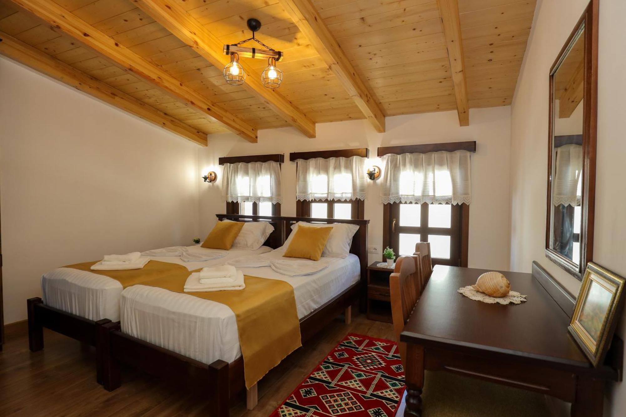 The House Of Dollma , Inside Kruja Castle Hotel Buitenkant foto