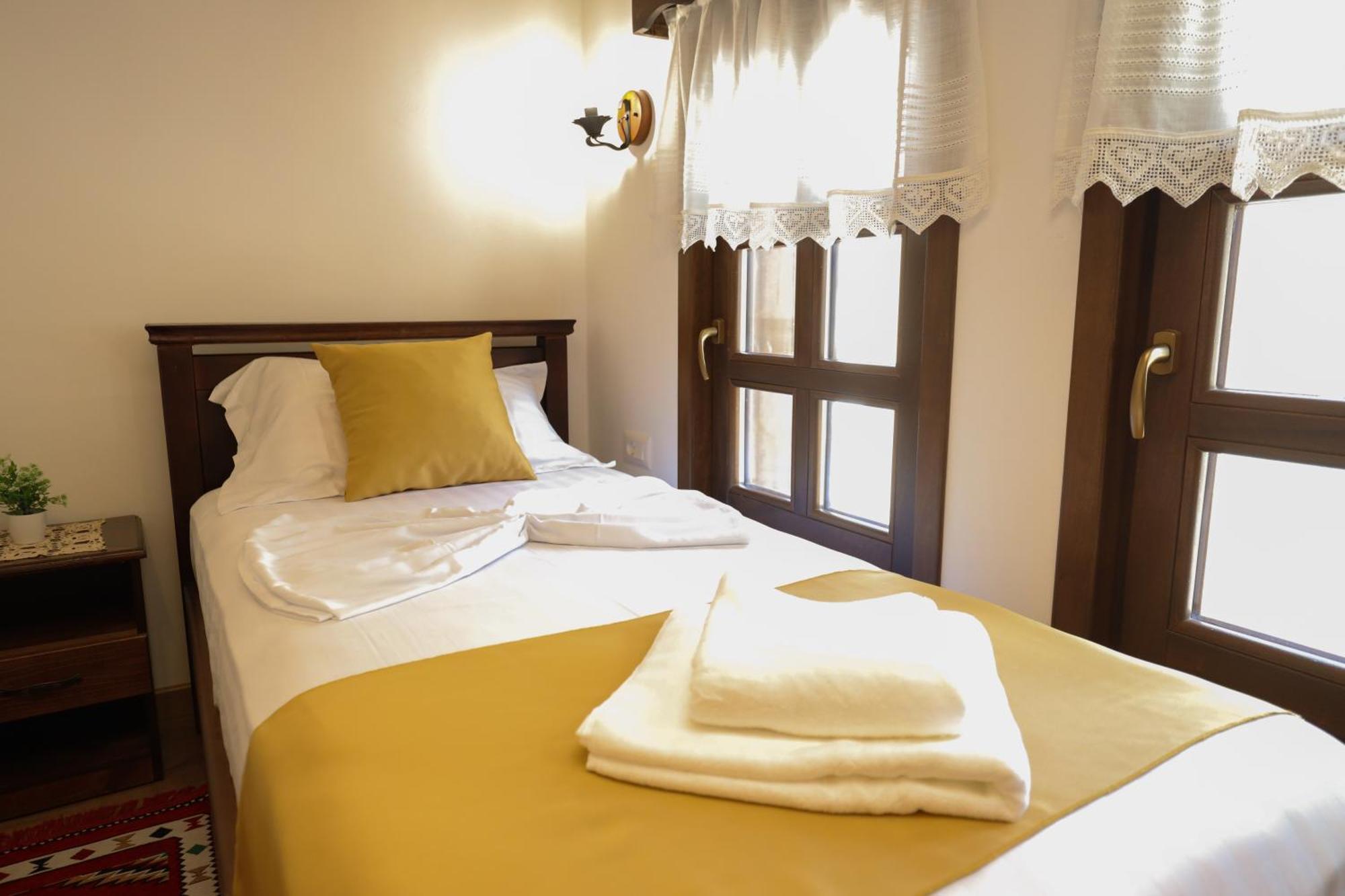 The House Of Dollma , Inside Kruja Castle Hotel Kamer foto