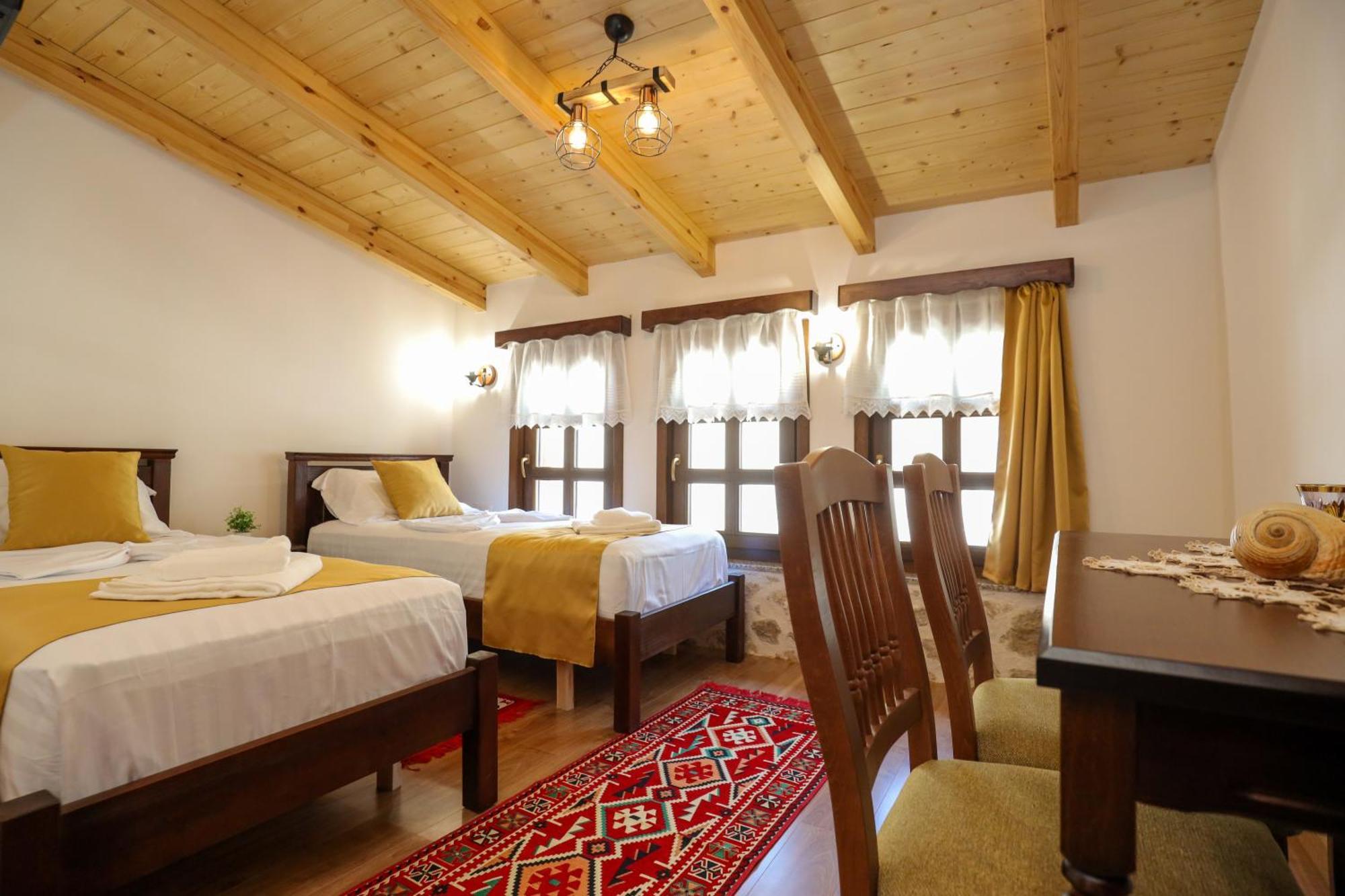 The House Of Dollma , Inside Kruja Castle Hotel Buitenkant foto