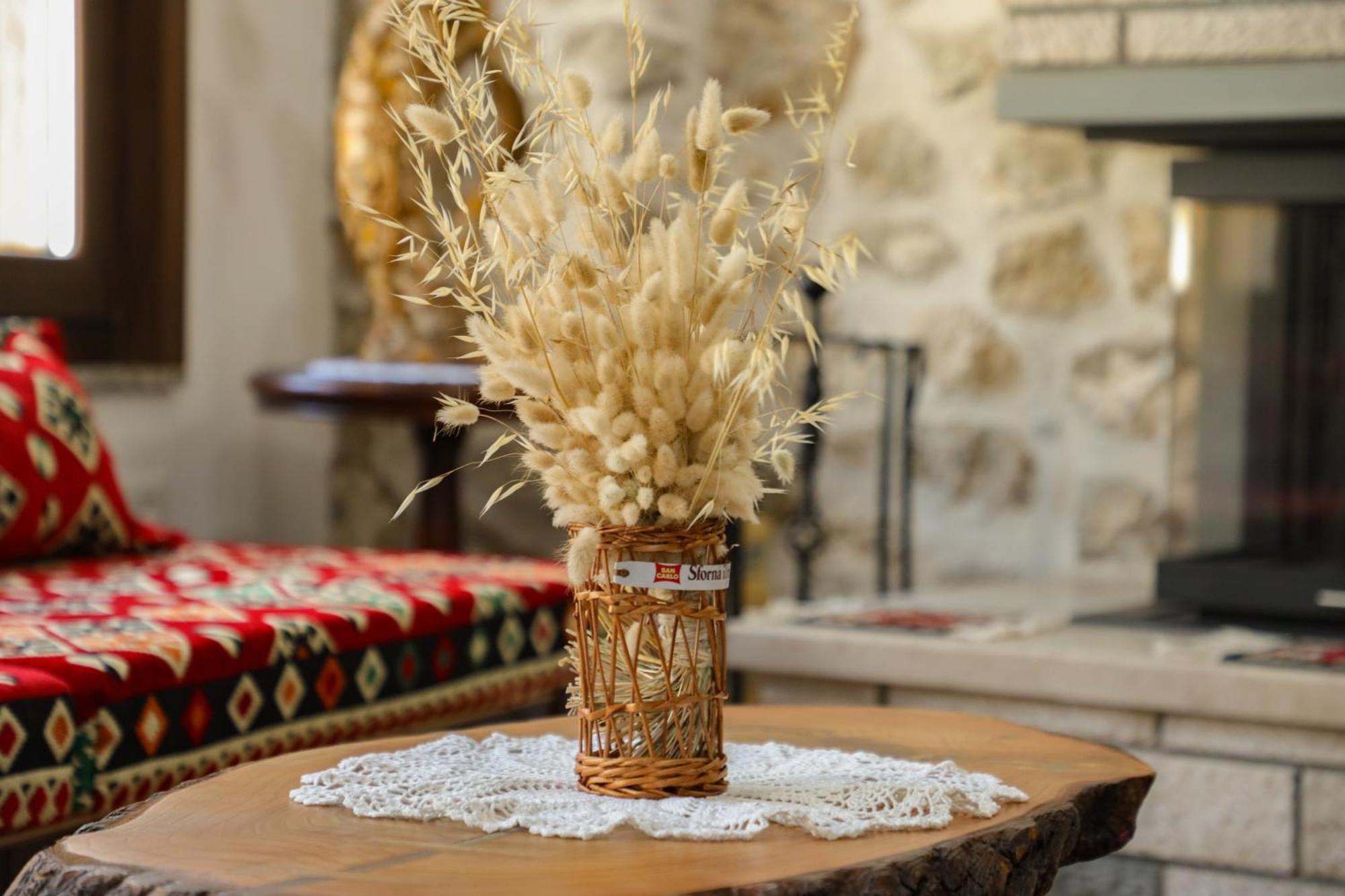 The House Of Dollma , Inside Kruja Castle Hotel Buitenkant foto