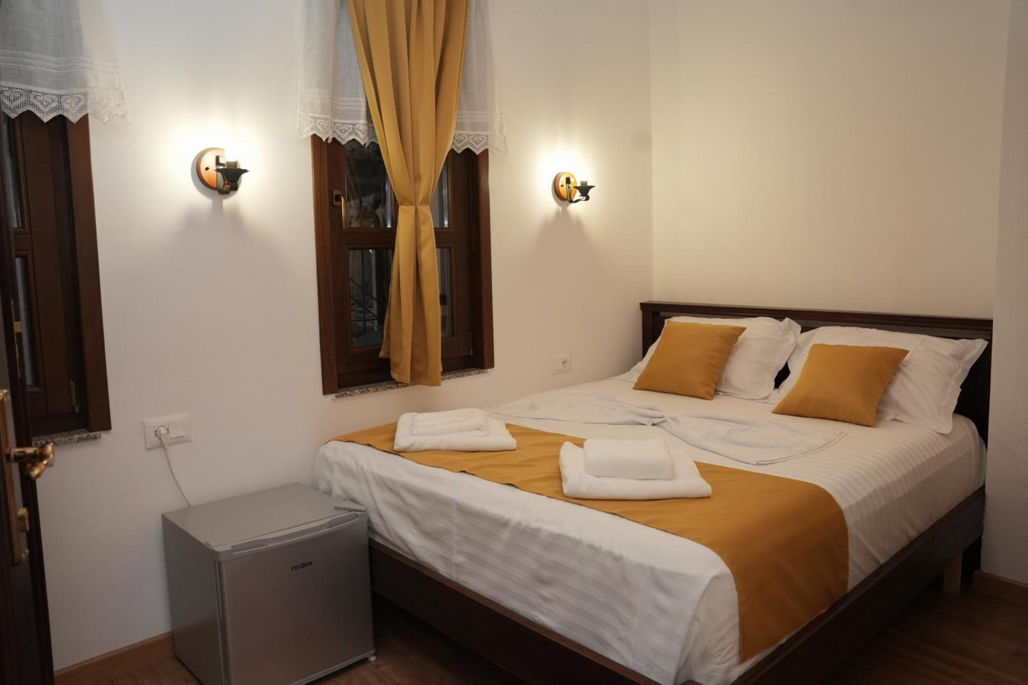 The House Of Dollma , Inside Kruja Castle Hotel Buitenkant foto